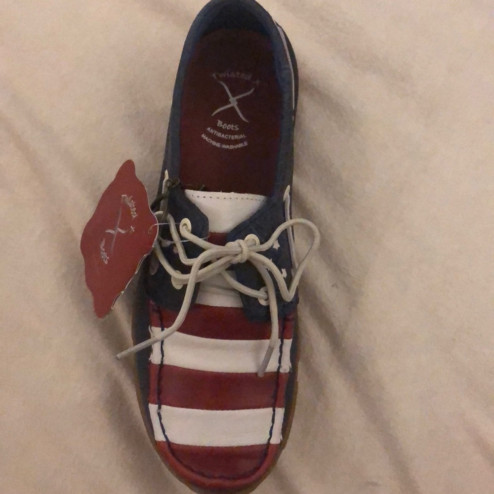 Women’s 8.5 twisted X American flag shoes